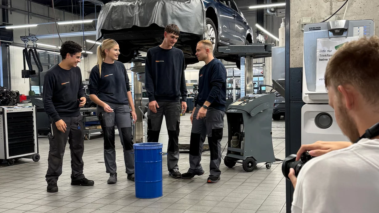 Les métiers de l'automobile au format tendance
									 
										Les métiers de l'automobile au format tendance