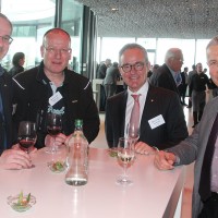 de d. Roland Huguelet (Evo Bus AG), Nicolas Leuba (Président UPSA section VD), Andreas Caillet et Erwin Kaufmann (Evo Bus AG)